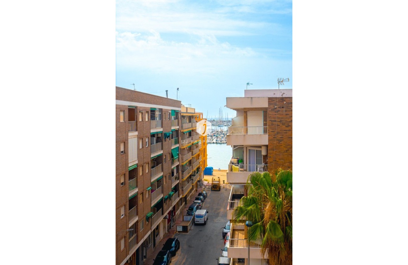 Tweedehands - Appartement / flat -
Torrevieja - El Acequión - Los Náufragos