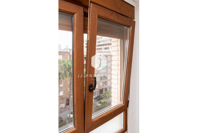 Tweedehands - Appartement / flat -
Torrevieja - El Acequión - Los Náufragos