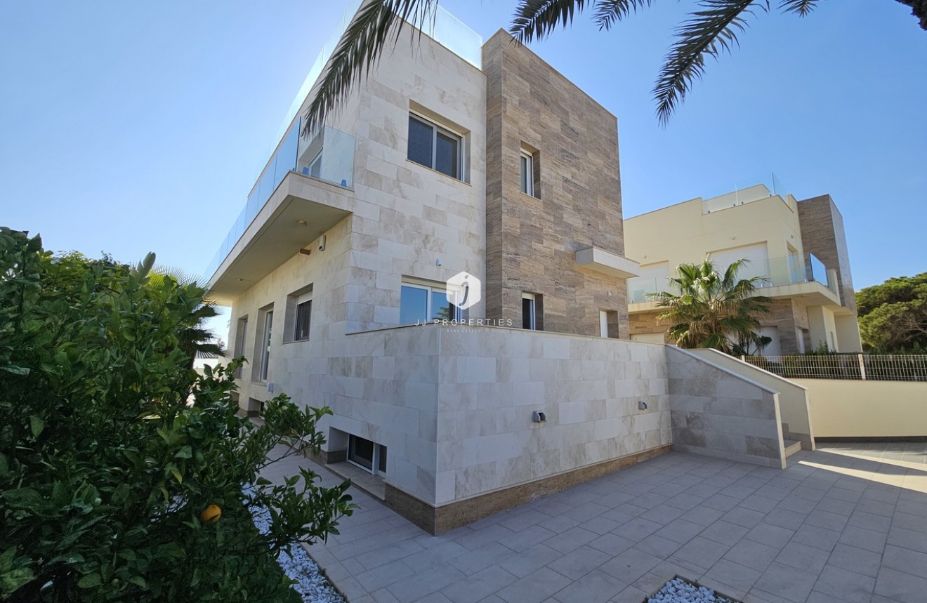 Tweedehands - Villa -
La Zenia - Costa Blanca