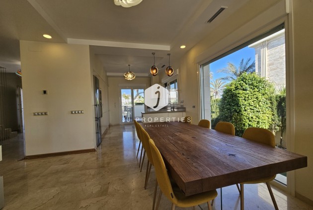 Tweedehands - Villa -
La Zenia - Costa Blanca