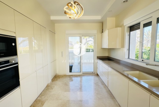 Tweedehands - Villa -
La Zenia - Costa Blanca