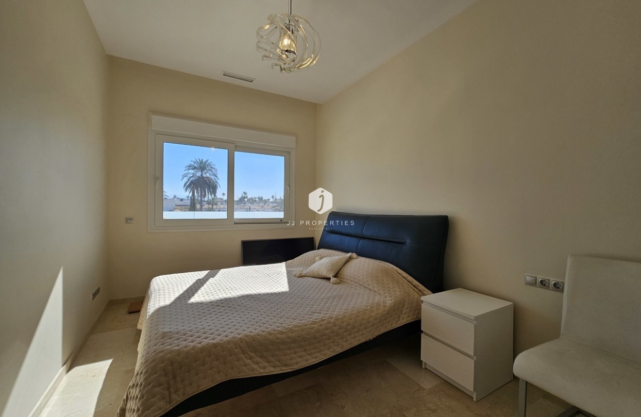 Tweedehands - Villa -
La Zenia - Costa Blanca