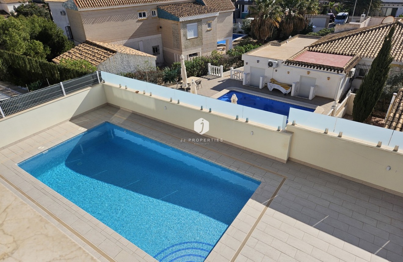 Tweedehands - Villa -
La Zenia - Costa Blanca