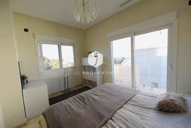 Tweedehands - Villa -
La Zenia - Costa Blanca