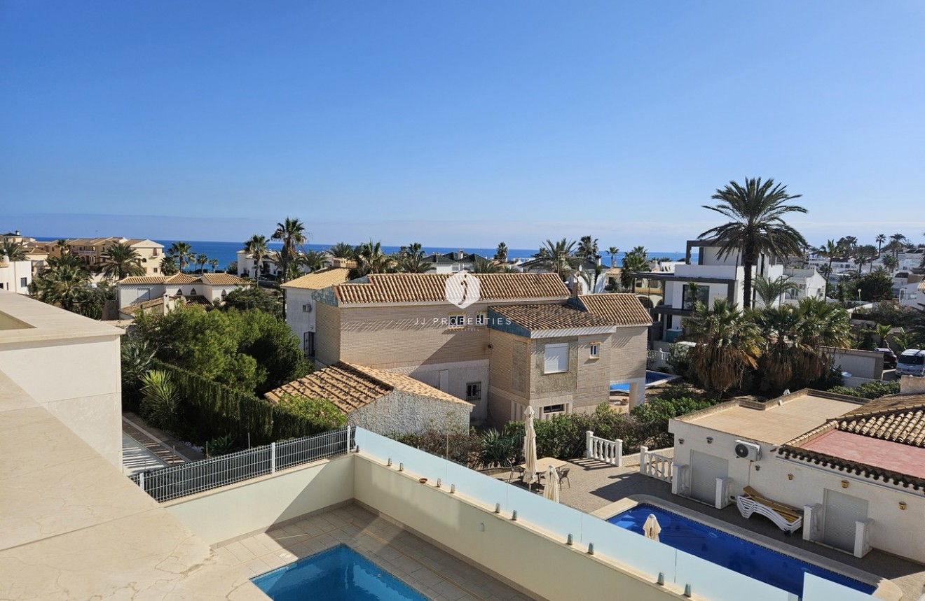 Tweedehands - Villa -
La Zenia - Costa Blanca