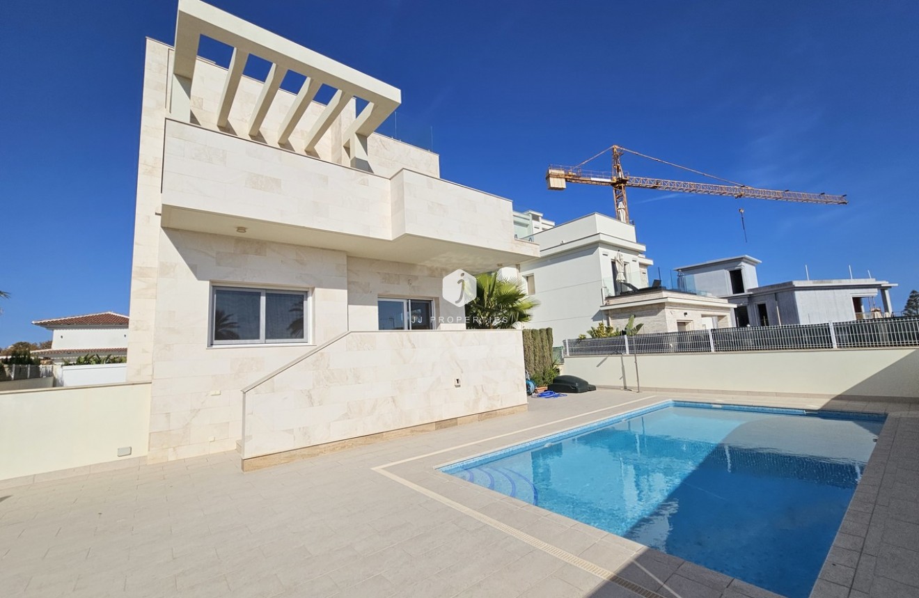 Tweedehands - Villa -
La Zenia - Costa Blanca