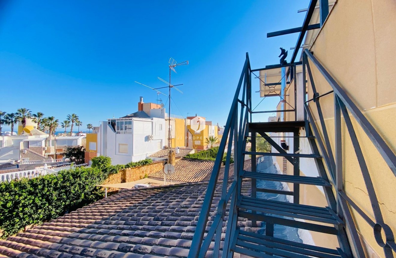 Tweedehands - Villa -
Orihuela Costa - La Florida