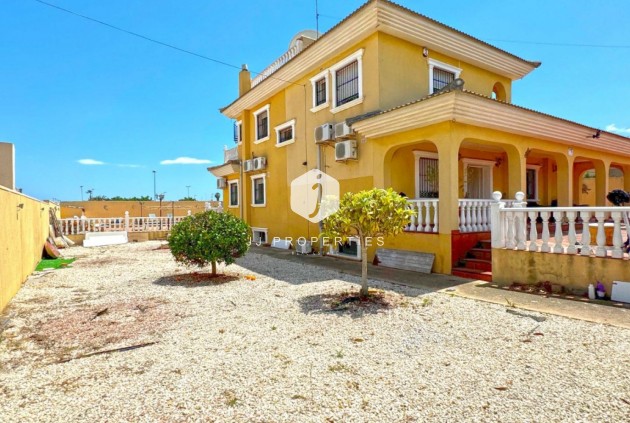 Tweedehands - Villa -
Torrevieja - Costa Blanca