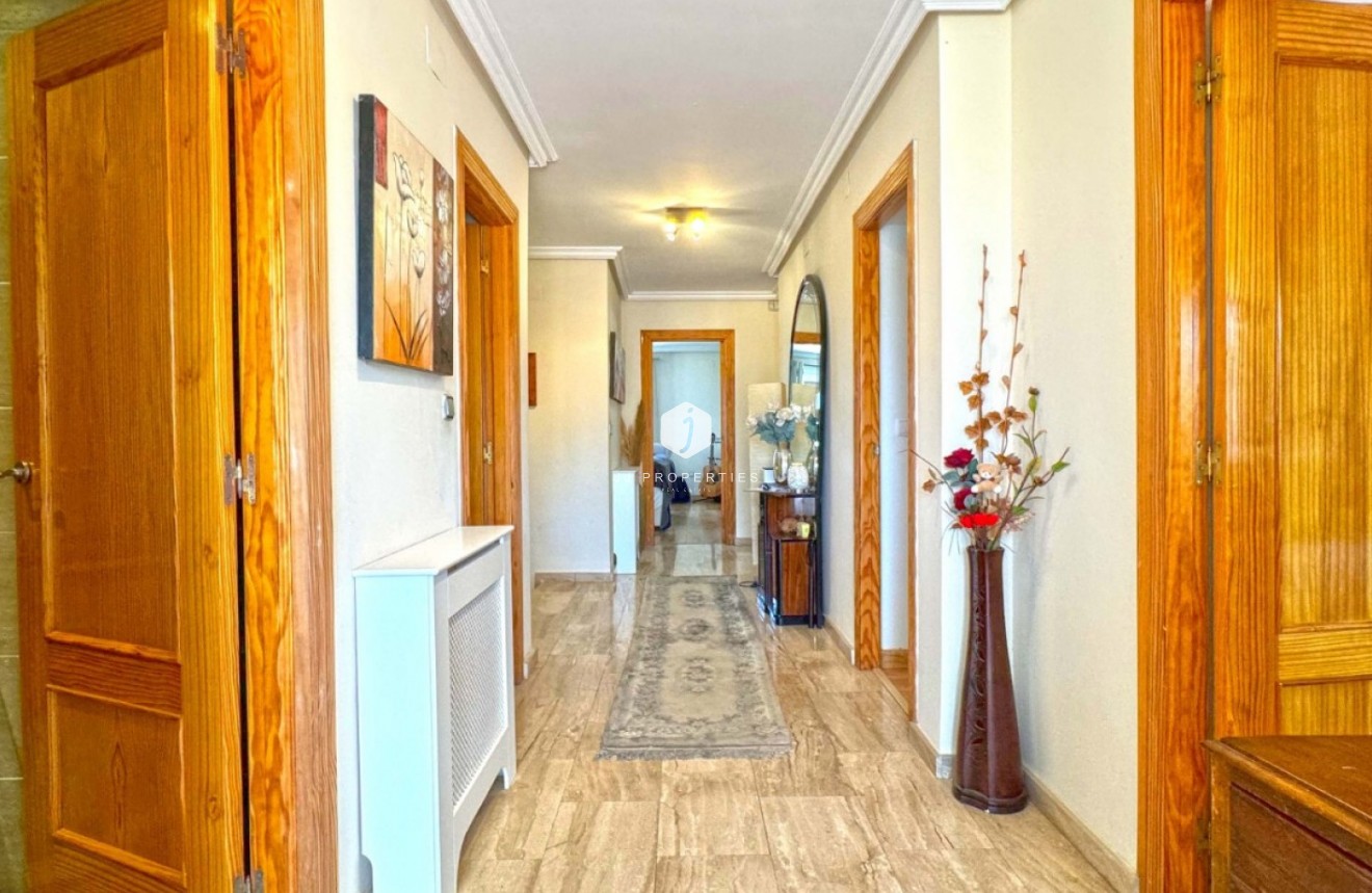 Tweedehands - Villa -
Torrevieja - Costa Blanca