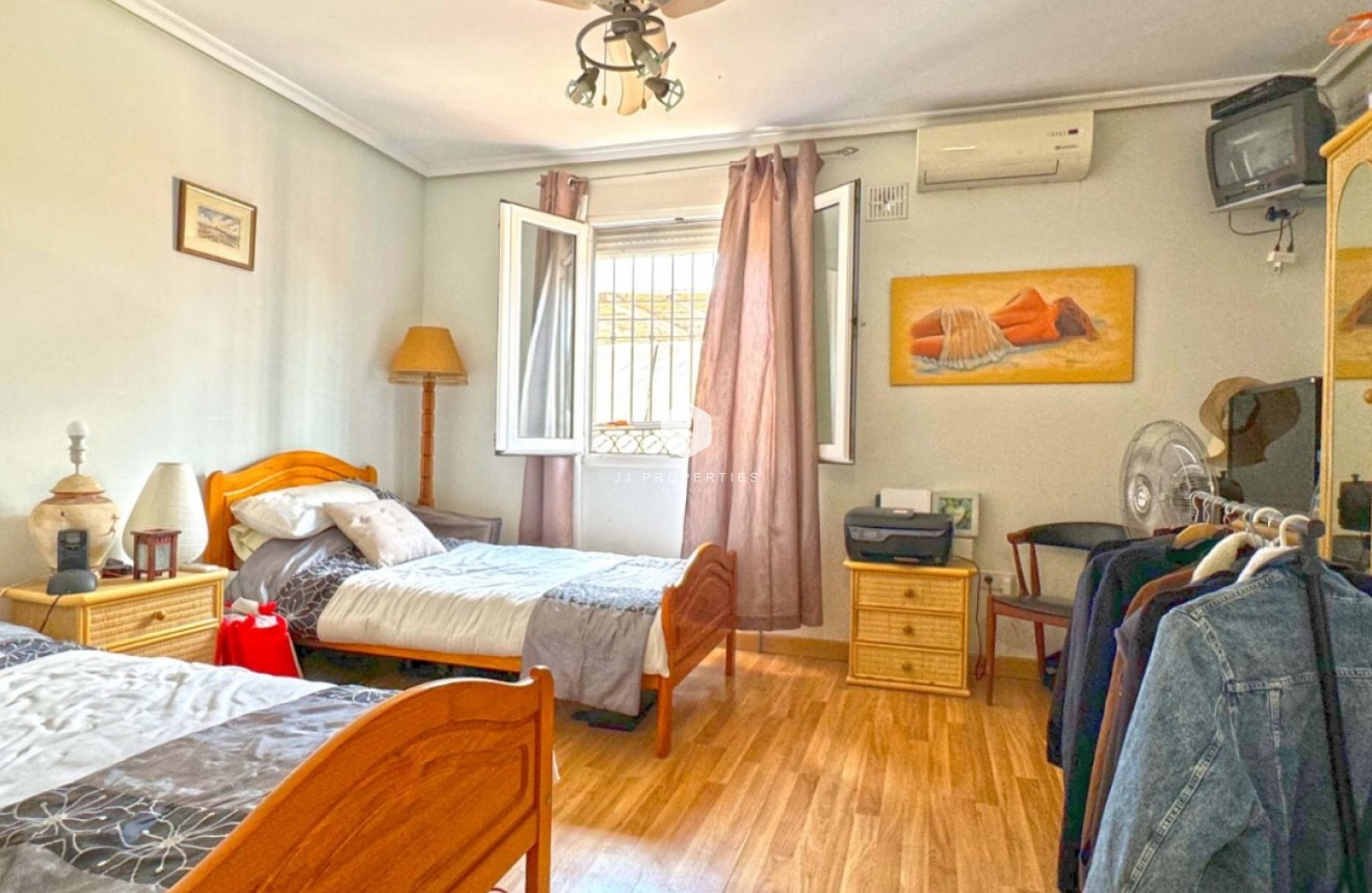 Tweedehands - Villa -
Torrevieja - Costa Blanca