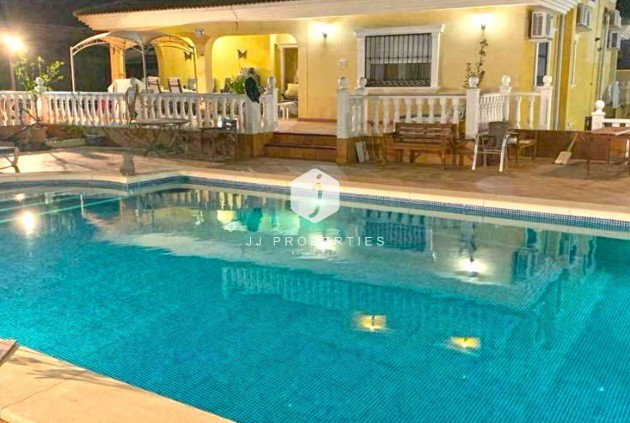 Tweedehands - Villa -
Torrevieja - Costa Blanca