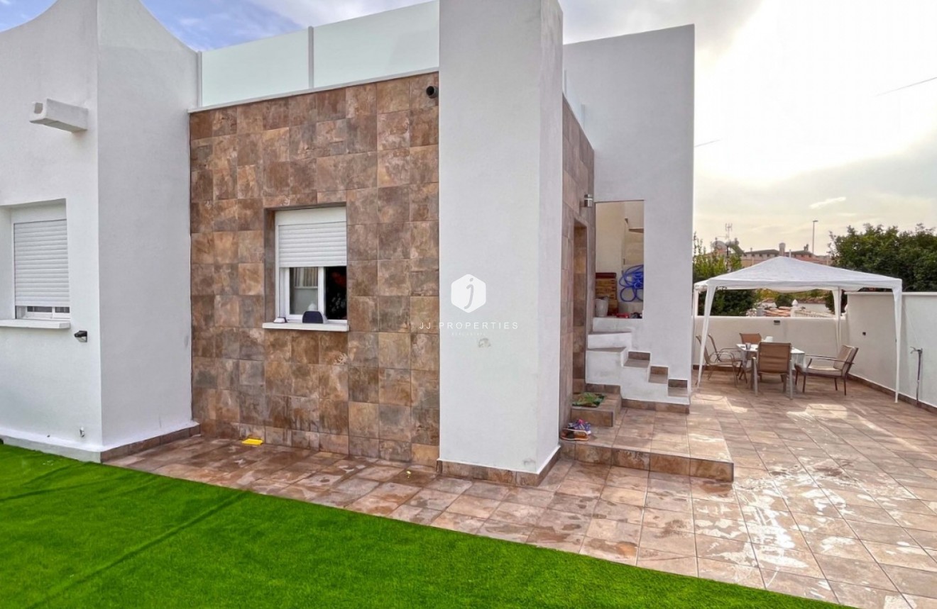 Tweedehands - Bungalow -
Orihuela Costa - Costa Blanca