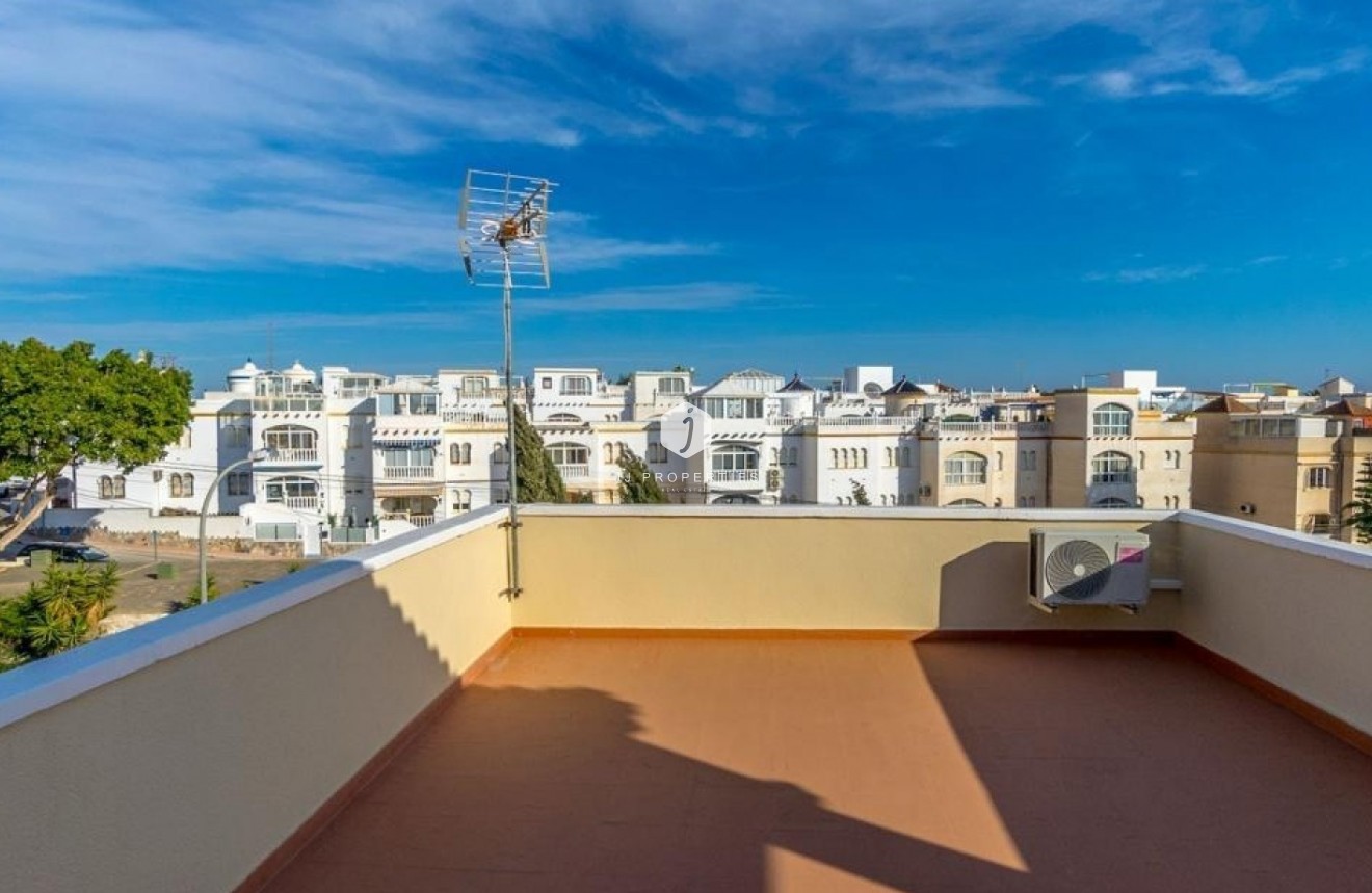 Tweedehands - Villa -
Orihuela Costa - Costa Blanca