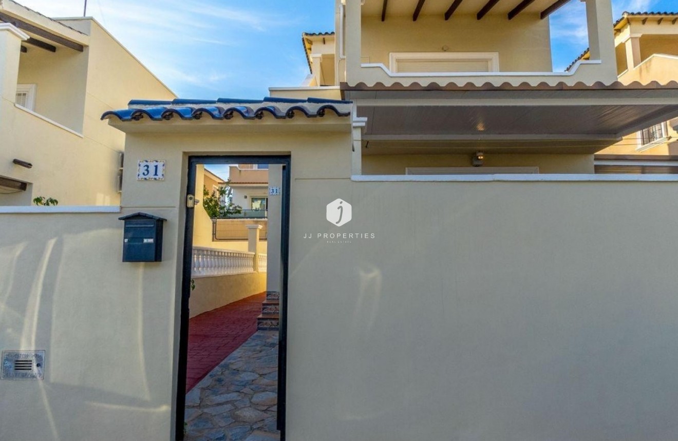 Tweedehands - Villa -
Orihuela Costa - Costa Blanca
