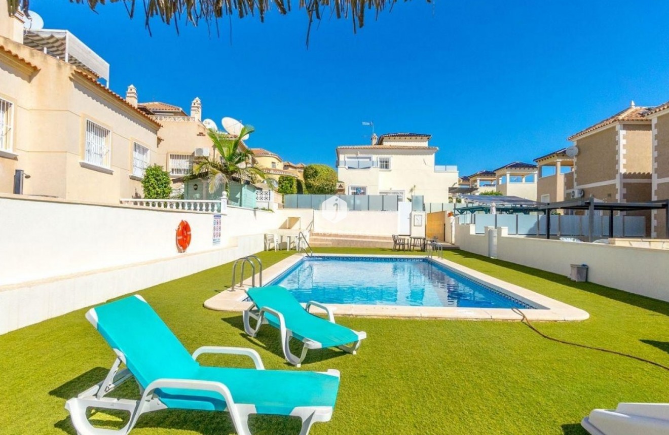 Tweedehands - Villa -
Orihuela Costa - Costa Blanca