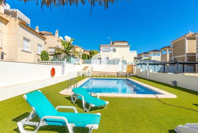 Tweedehands - Villa -
Orihuela Costa - Costa Blanca