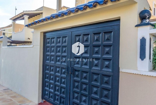 Tweedehands - Villa -
Orihuela Costa - Costa Blanca