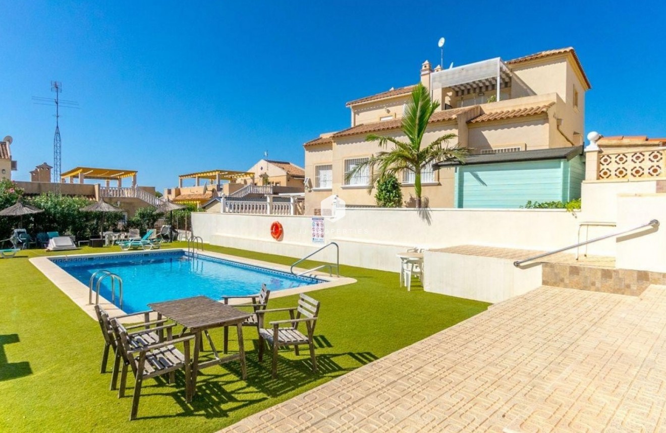 Tweedehands - Villa -
Orihuela Costa - Costa Blanca