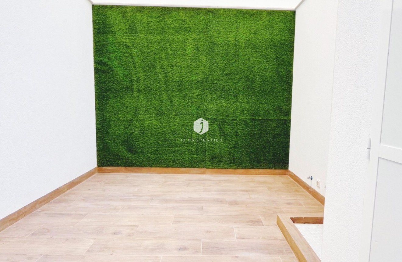 Tweedehands - Appartement / flat -
Torrevieja - Costa Blanca