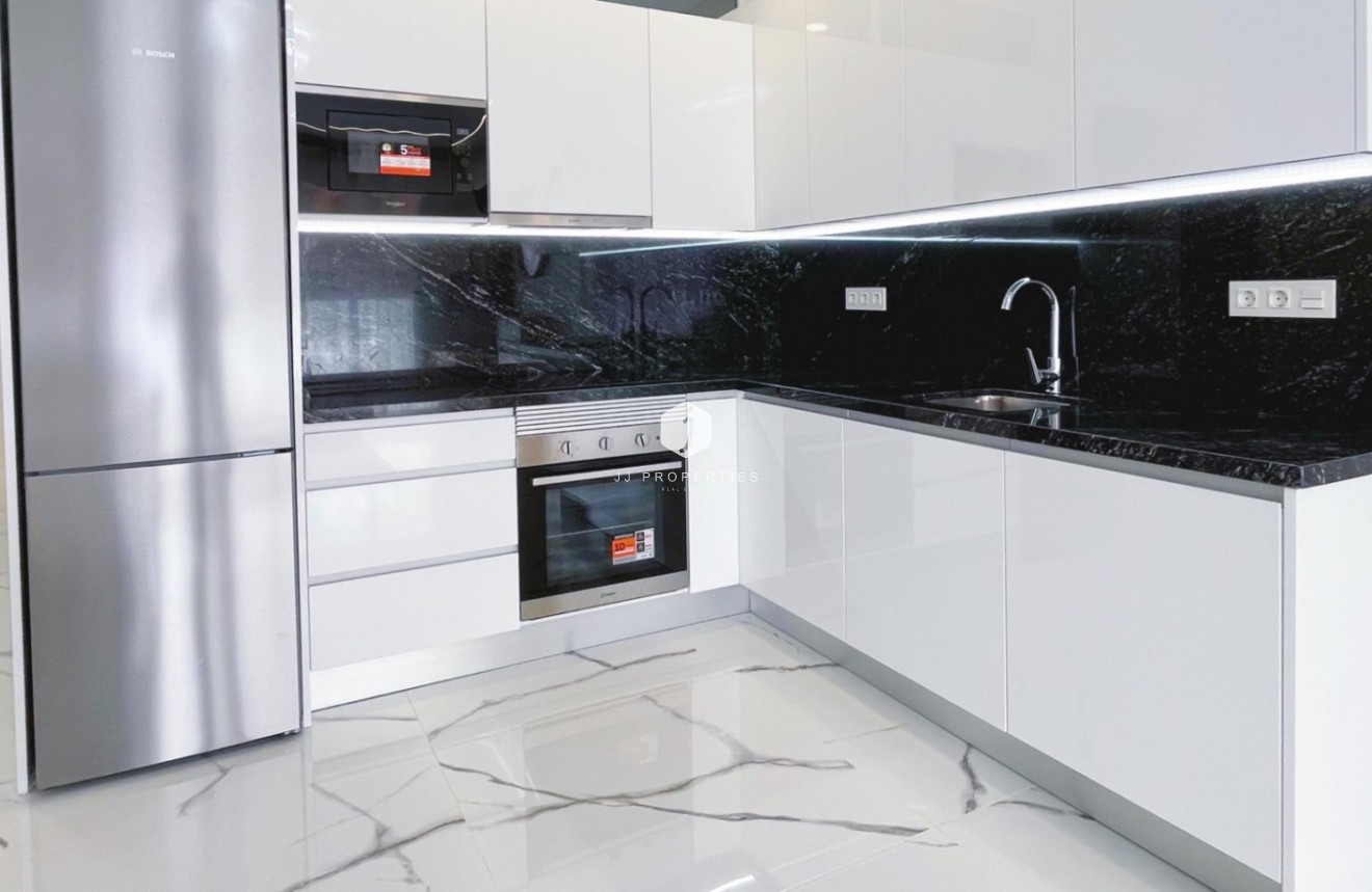 Tweedehands - Appartement / flat -
Torrevieja - Costa Blanca