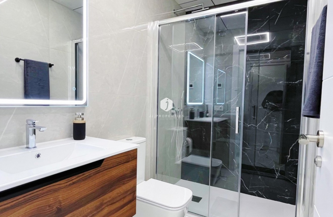 Tweedehands - Appartement / flat -
Torrevieja - Costa Blanca