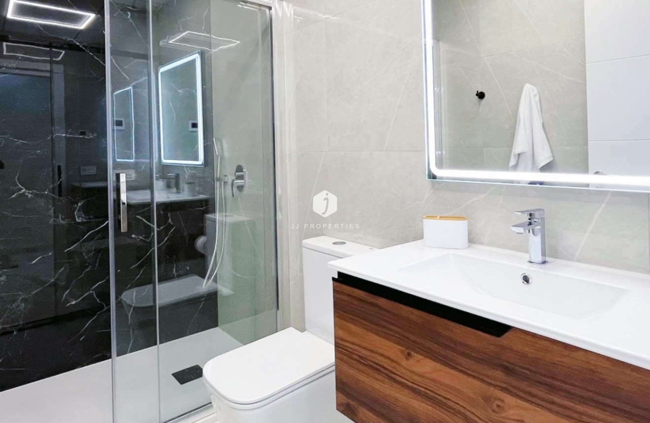 Tweedehands - Appartement / flat -
Torrevieja - Costa Blanca