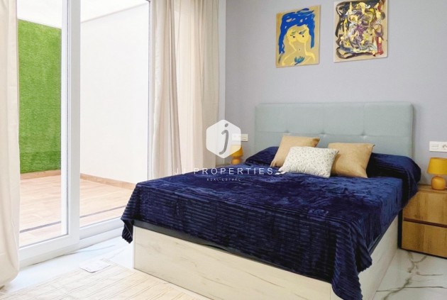 Tweedehands - Appartement / flat -
Torrevieja - Costa Blanca