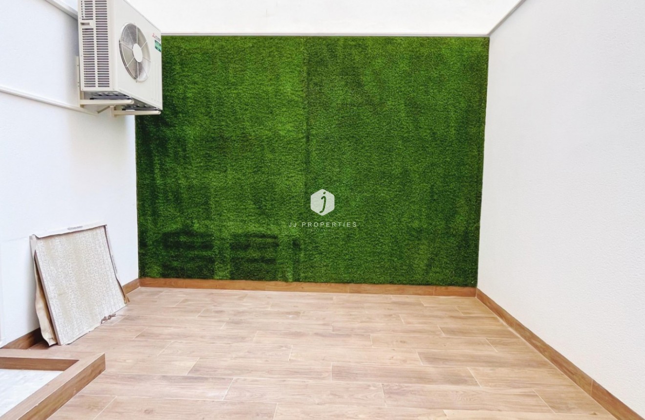 Tweedehands - Appartement / flat -
Torrevieja - Costa Blanca