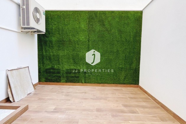 Tweedehands - Appartement / flat -
Torrevieja - Costa Blanca