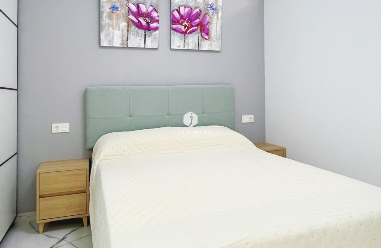 Tweedehands - Appartement / flat -
Torrevieja - Costa Blanca