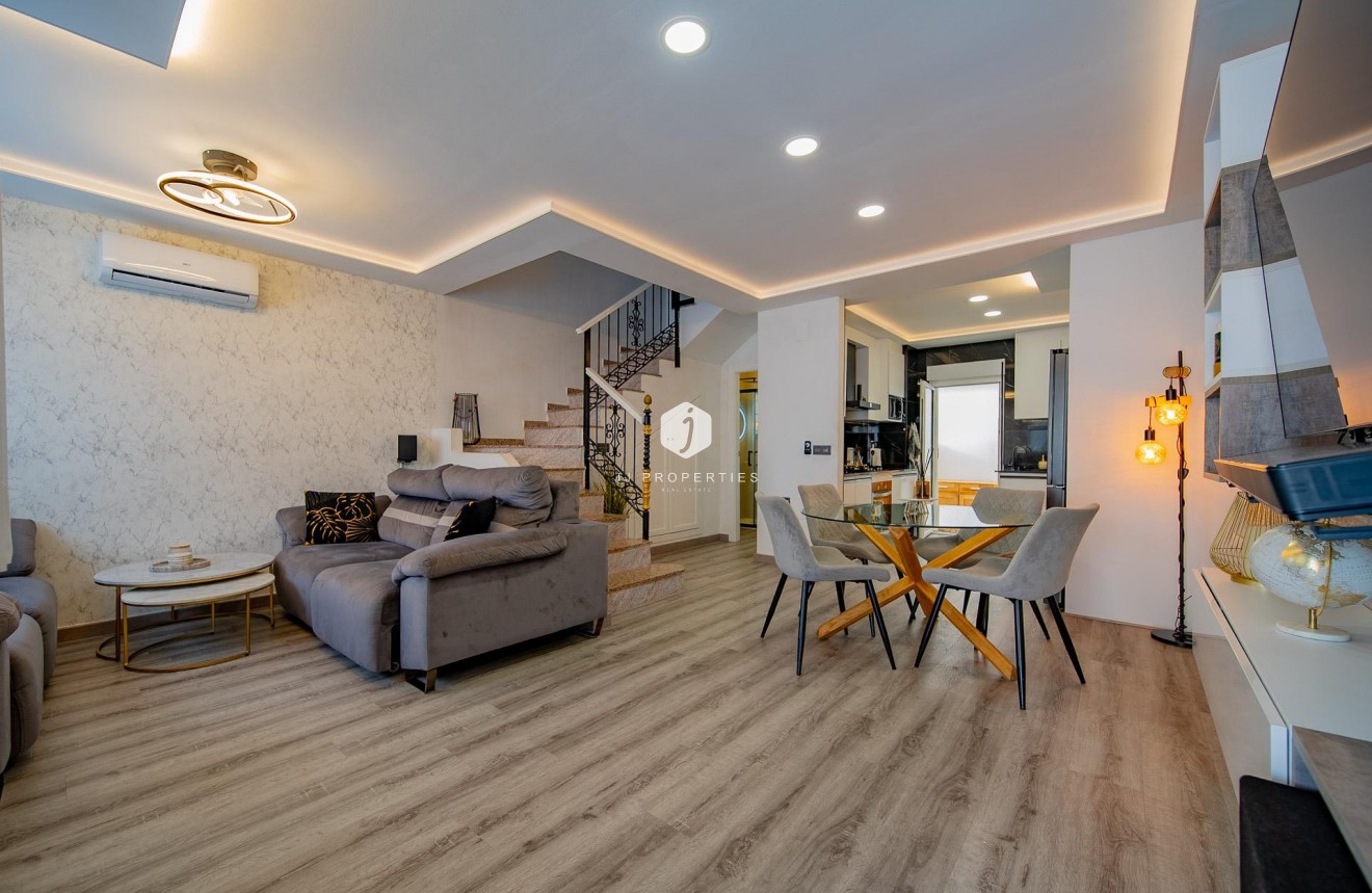 Tweedehands - Chalet -
Orihuela Costa - PAU 26