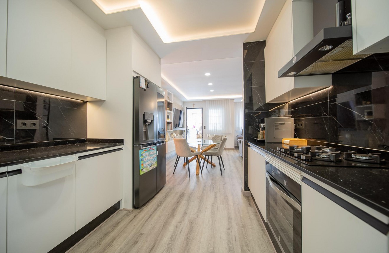 Tweedehands - Chalet -
Orihuela Costa - PAU 26