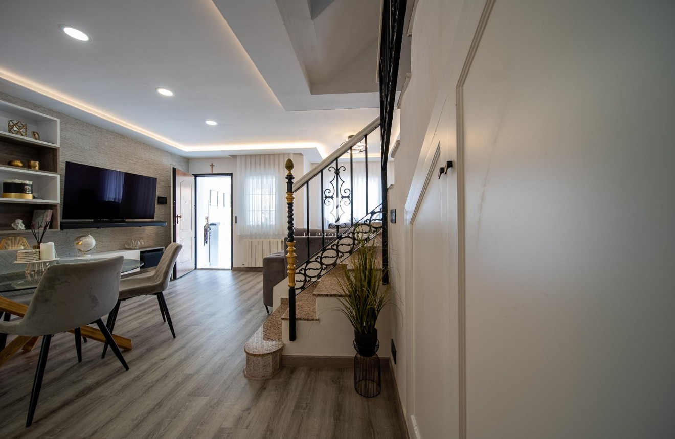 Tweedehands - Chalet -
Orihuela Costa - PAU 26