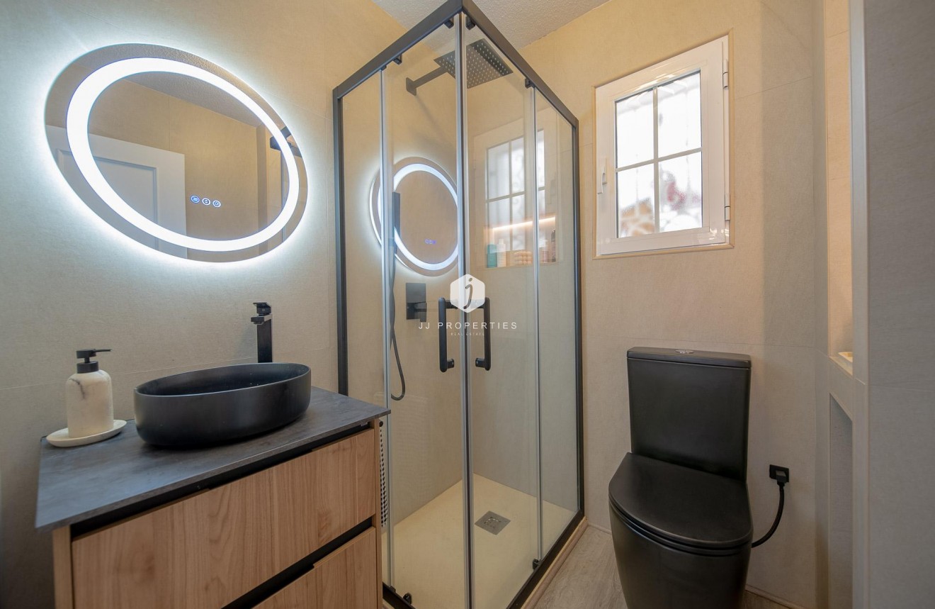 Tweedehands - Chalet -
Orihuela Costa - PAU 26