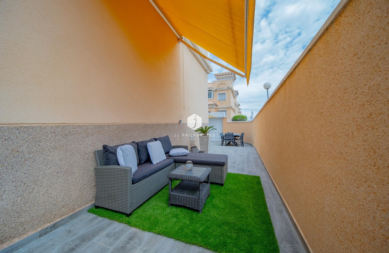 Tweedehands - Chalet -
Orihuela Costa - PAU 26