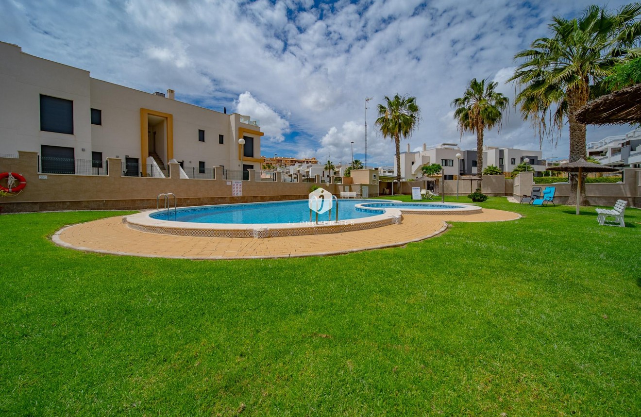 Tweedehands - Chalet -
Orihuela Costa - PAU 26