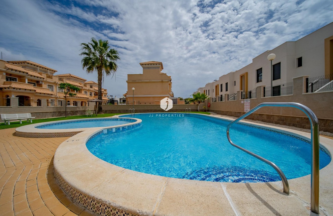 Tweedehands - Chalet -
Orihuela Costa - PAU 26