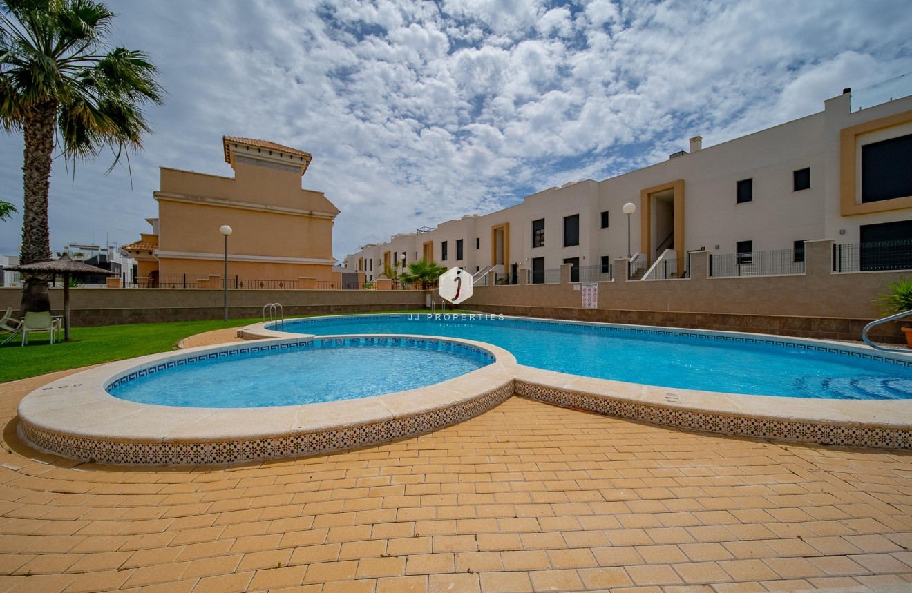 Tweedehands - Chalet -
Orihuela Costa - PAU 26