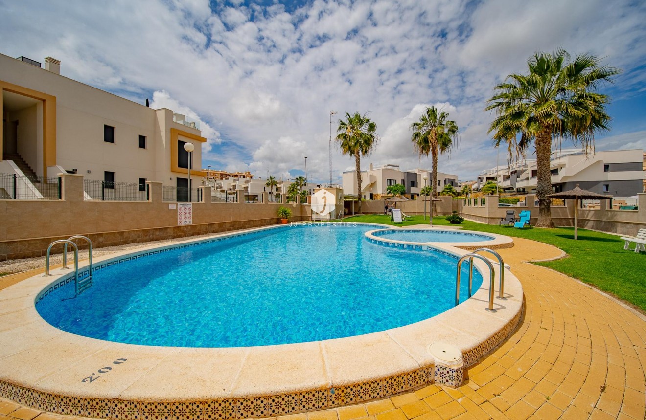 Tweedehands - Chalet -
Orihuela Costa - PAU 26