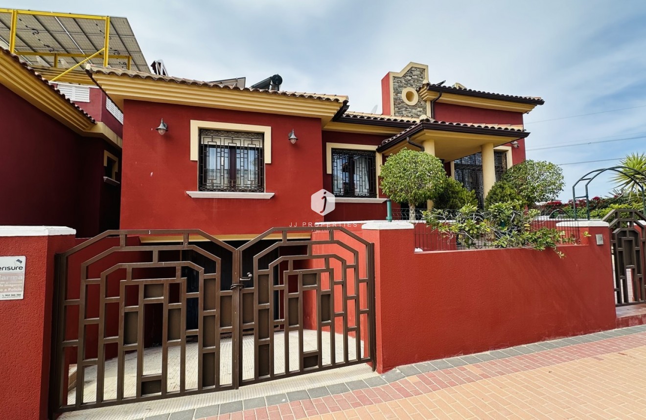 Tweedehands - Villa -
Ciudad Quesada - Costa Blanca