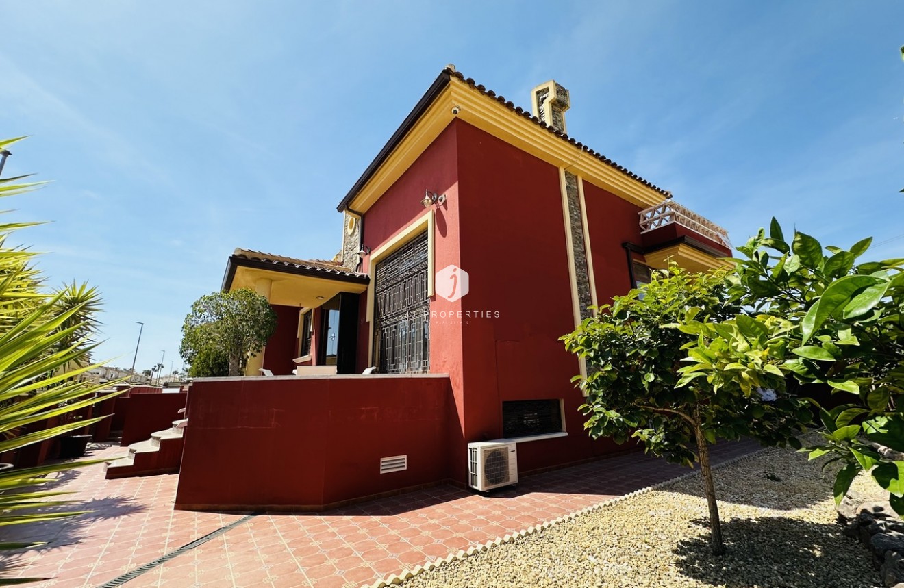 Tweedehands - Villa -
Ciudad Quesada - Costa Blanca