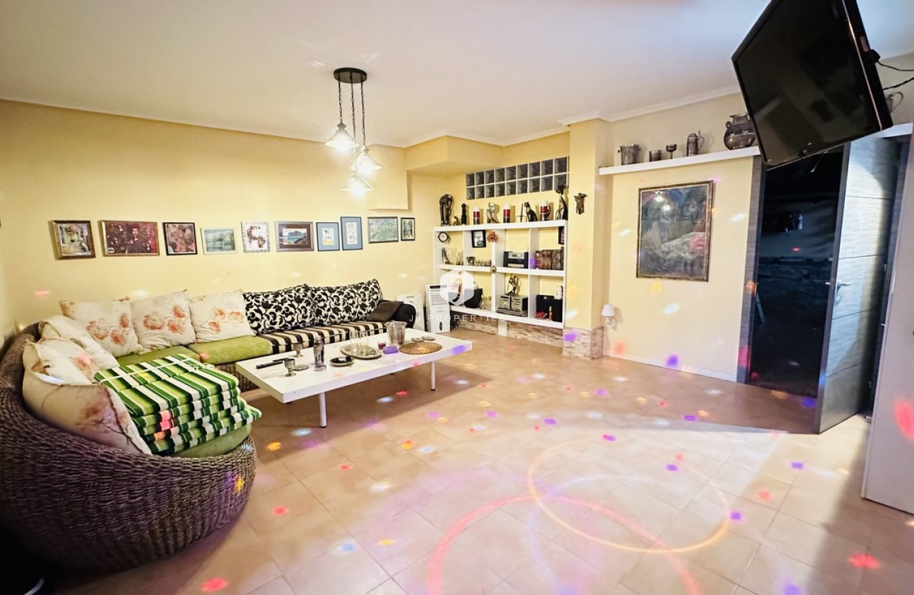 Tweedehands - Villa -
Ciudad Quesada - Costa Blanca