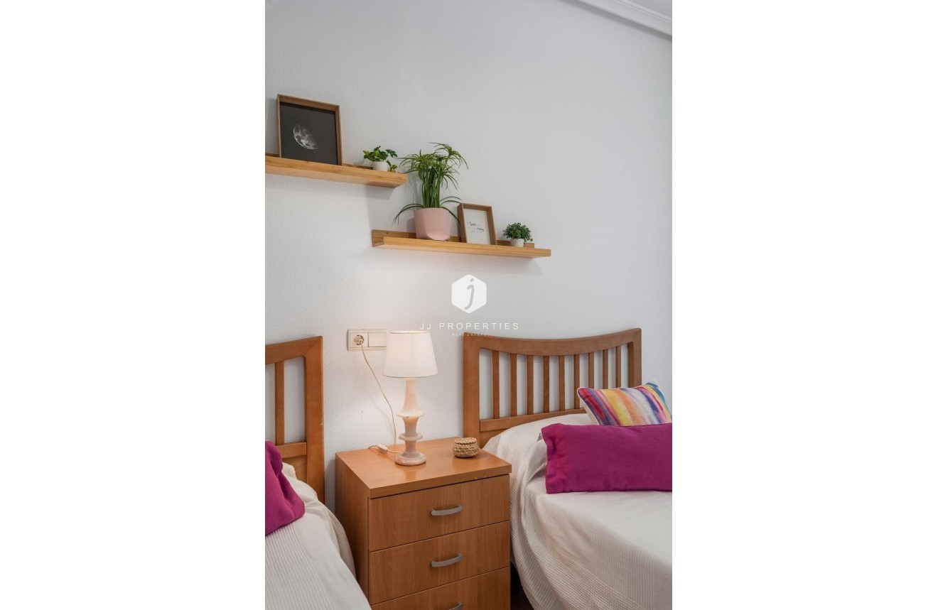 Tweedehands - Appartement / flat -
Guardamar del Segura - Pueblo