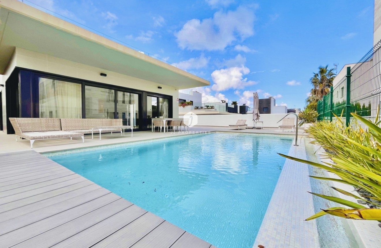 Tweedehands - Villa -
Dehesa de Campoamor - Costa Blanca