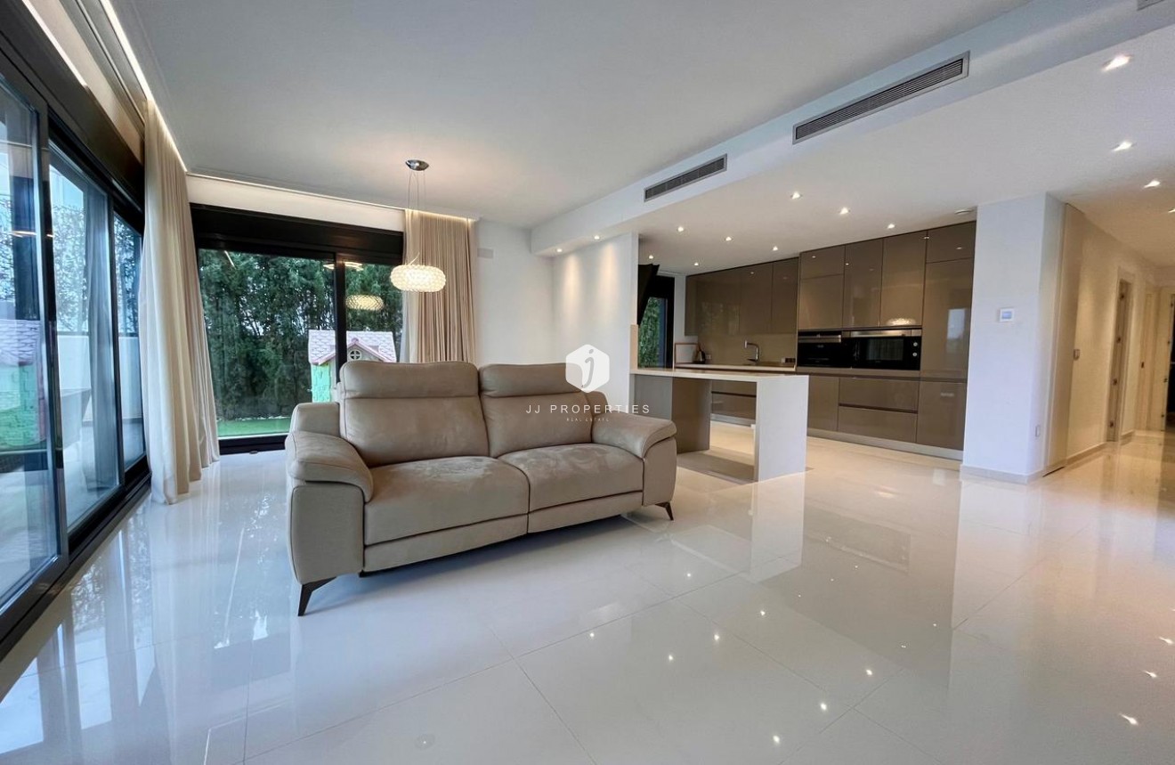 Tweedehands - Villa -
Dehesa de Campoamor - Costa Blanca