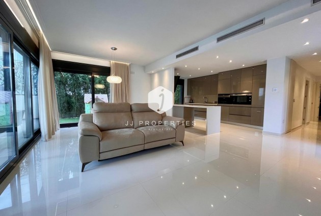 Tweedehands - Villa -
Dehesa de Campoamor - Costa Blanca