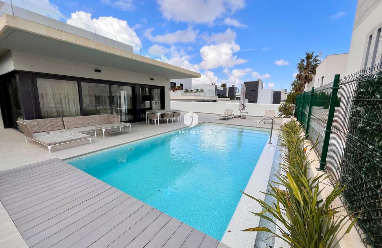 Tweedehands - Villa -
Dehesa de Campoamor - Costa Blanca