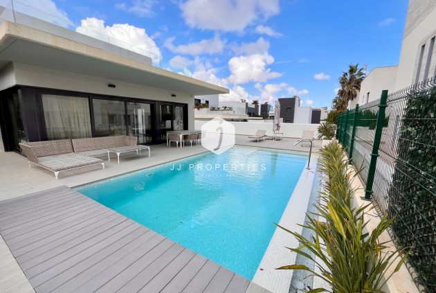 Tweedehands - Villa -
Dehesa de Campoamor - Costa Blanca