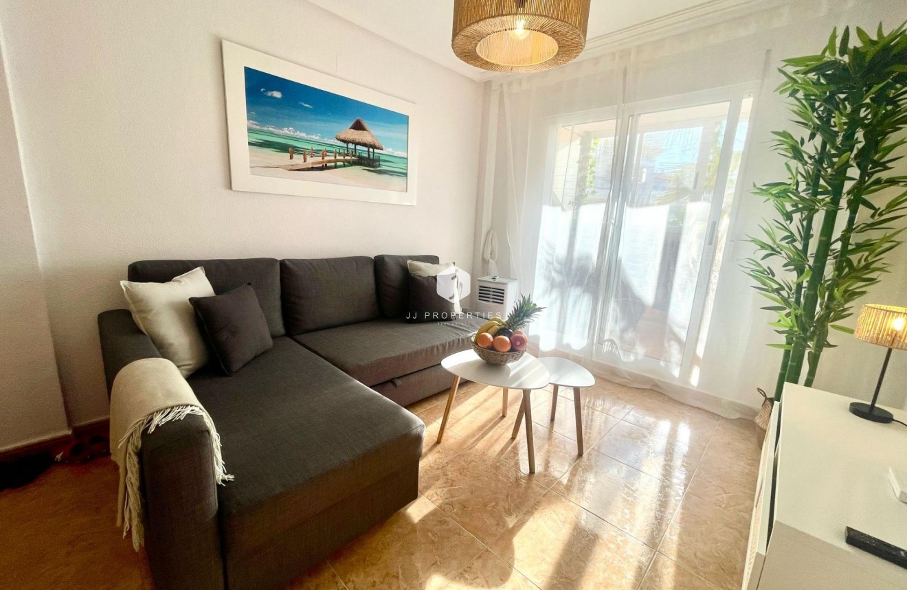 Tweedehands - Appartement / flat -
Torrevieja - La Mata