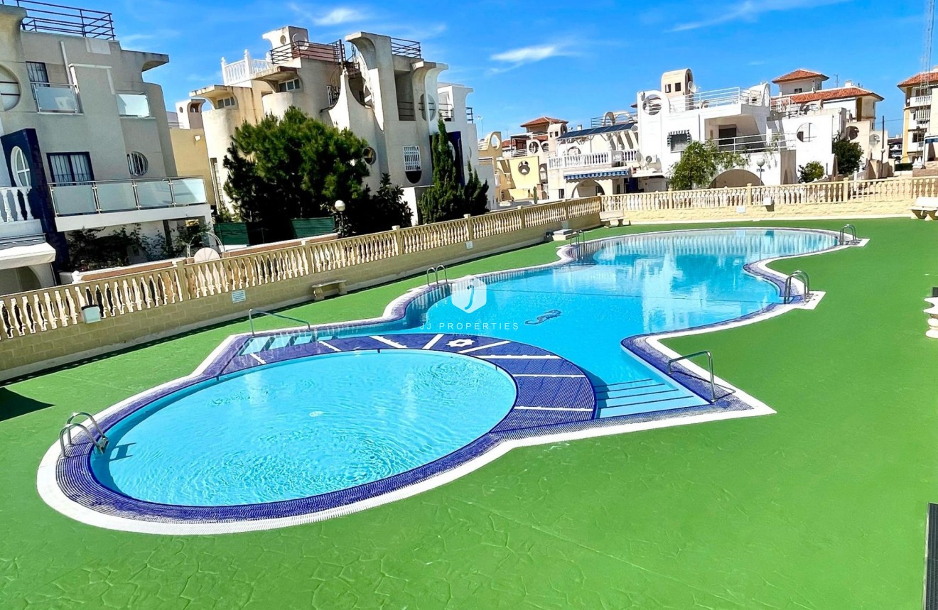 Tweedehands - Appartement / flat -
Torrevieja - La Mata